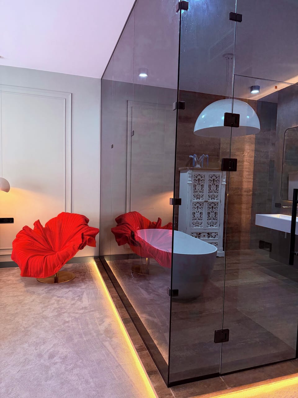 Luxury Double Room, Private Bathroom, City View | Bathroom | Hair dryer, slippers, towels, soap