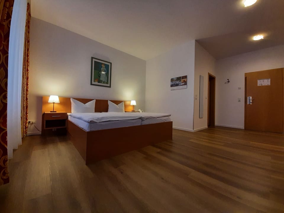 Classic Double Room | Free WiFi
