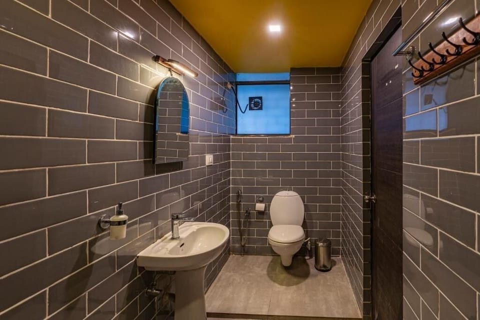 Deluxe Double Room | Bathroom