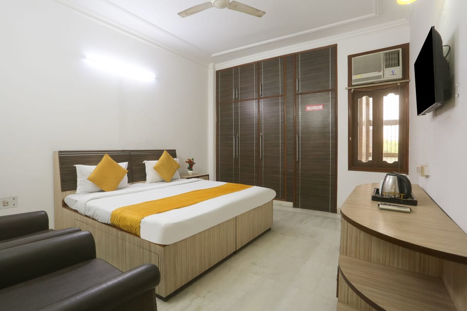 Deluxe Double Room | Soundproofing, free WiFi, bed sheets