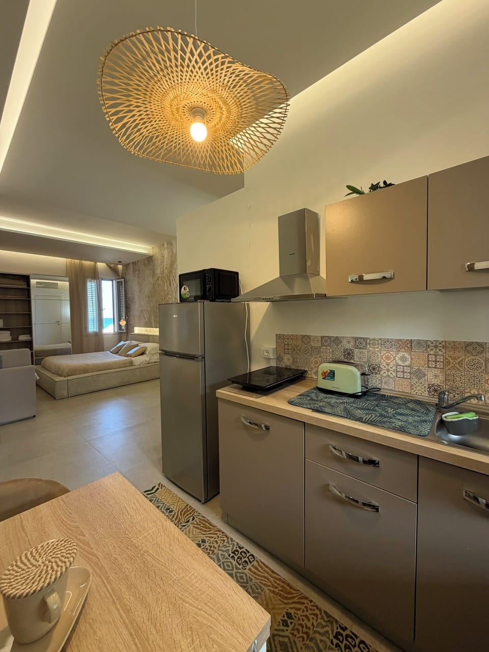 Sole e Luce | Private kitchen | Mini-fridge, espresso maker, coffee/tea maker, electric kettle