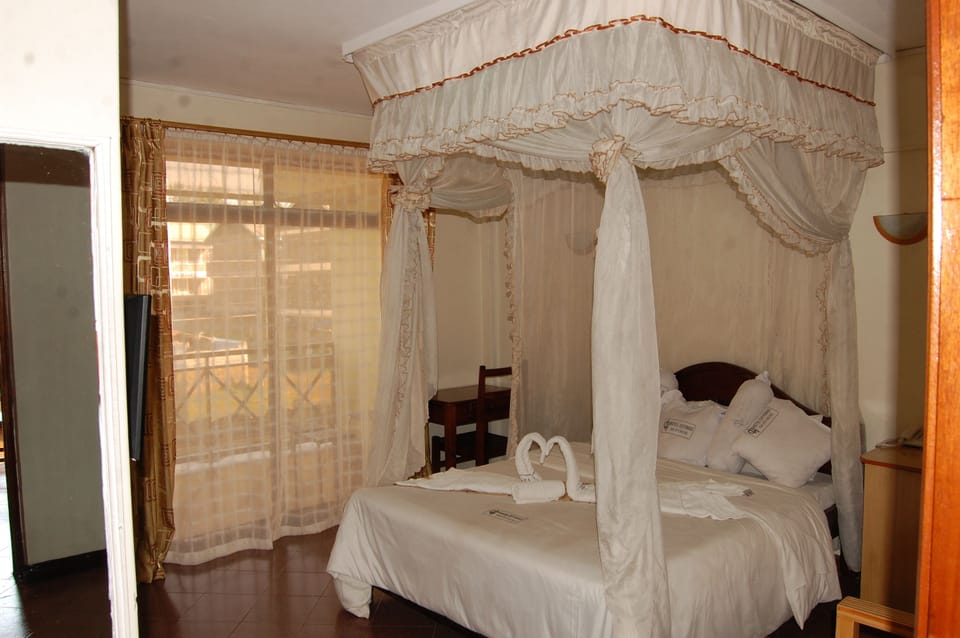 Deluxe Double Room, City View | Free WiFi, bed sheets