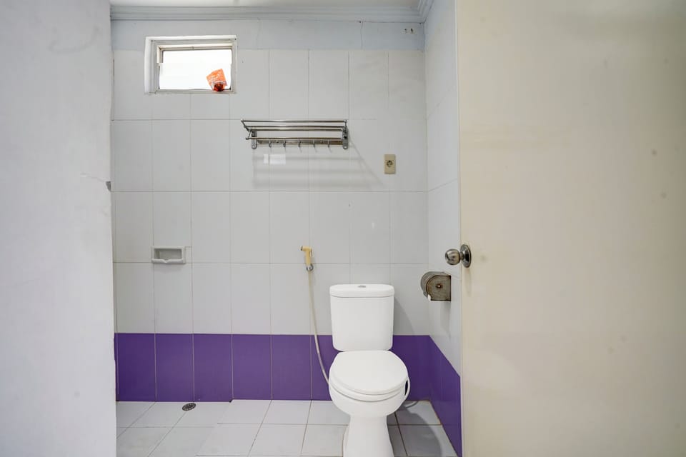 Deluxe Double Room | Bathroom | Shower, towels, soap, shampoo