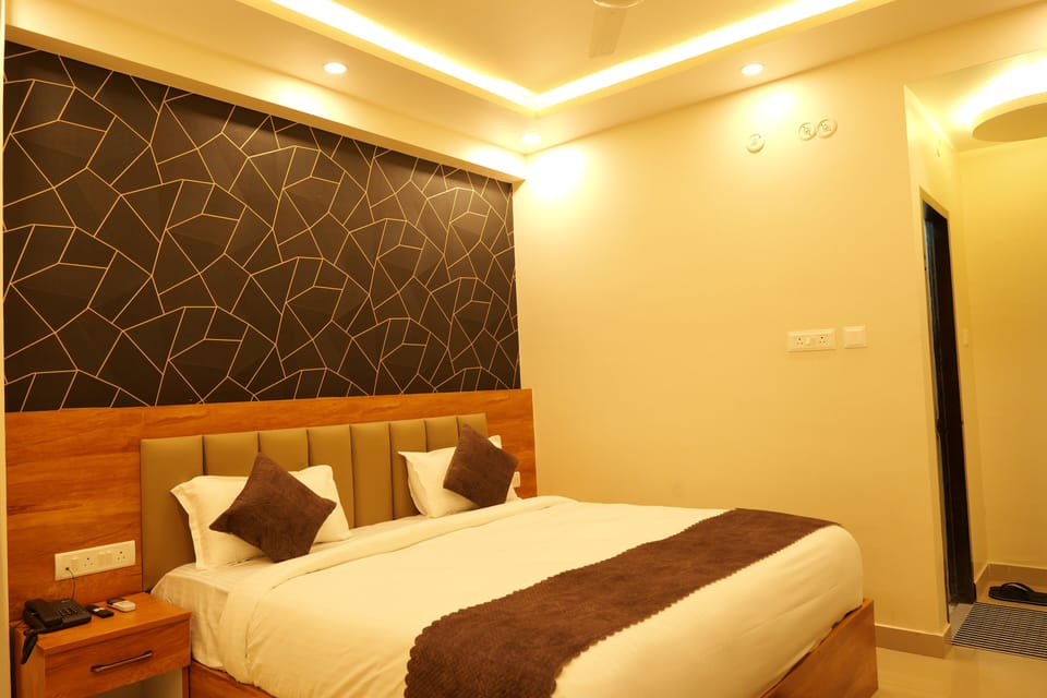 Deluxe Double Room | Soundproofing, iron/ironing board (on request)