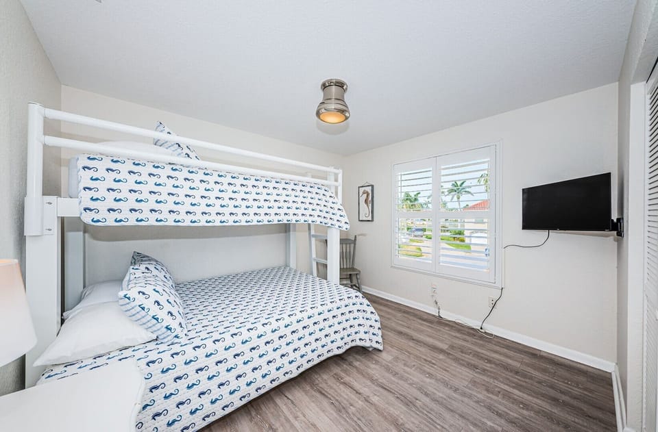 12-web-or-mls-Bedroom 3b