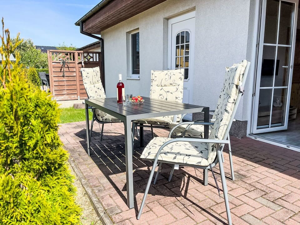 Furniture, Outdoor Furniture, Chair, Outdoor Table, Table, Garden, Backyard, Patio, Kitchen & Dining Room Table, Yard