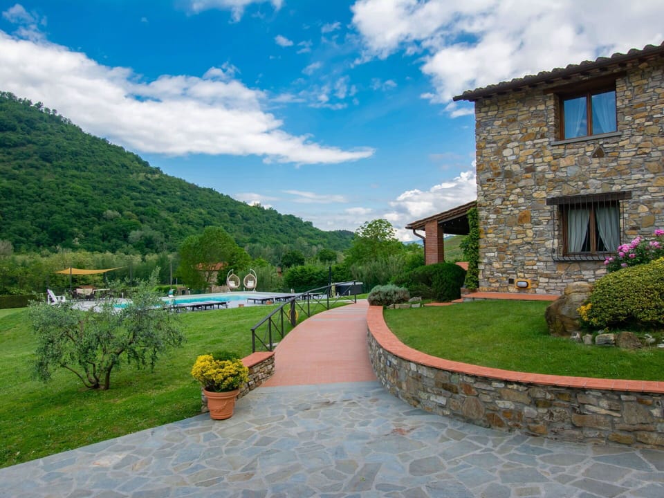 Natural Landscape, Hill, Swimming Pool, Garden, Eco Hotel, Landscaping, Resort, Farmhouse, Valley, Villa