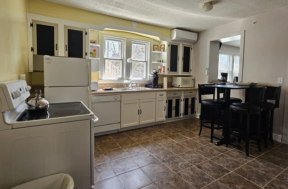 Bungalow Kitchen