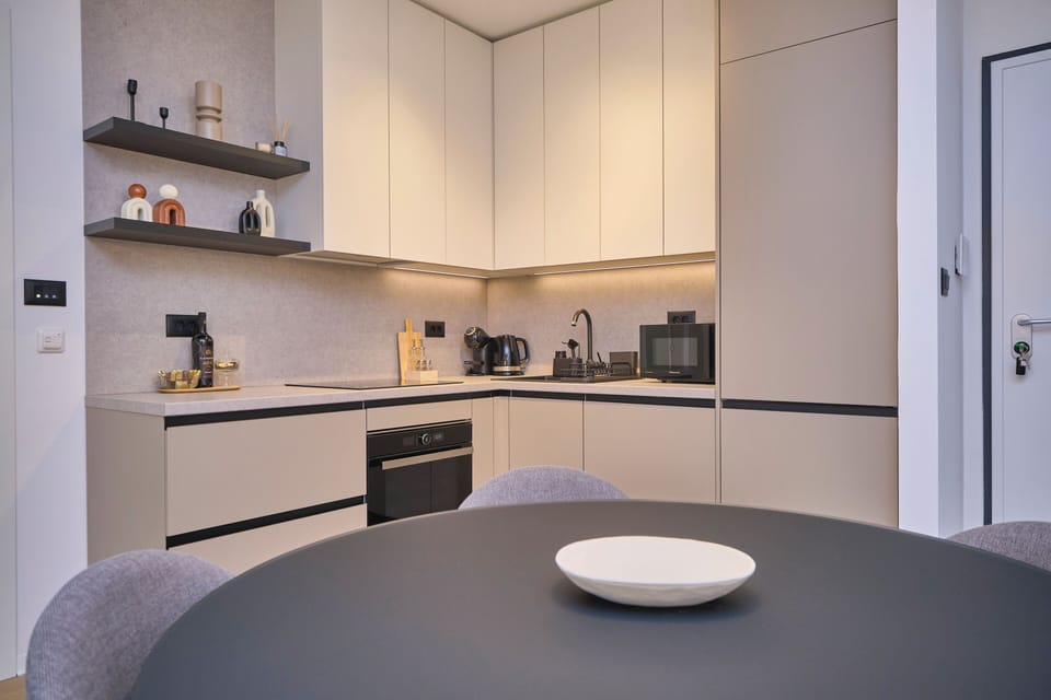 Deluxe Condo, Park View | Private kitchen