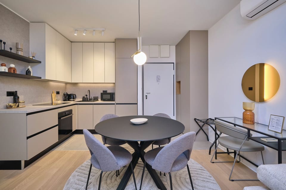 Deluxe Condo, Park View | Private kitchen