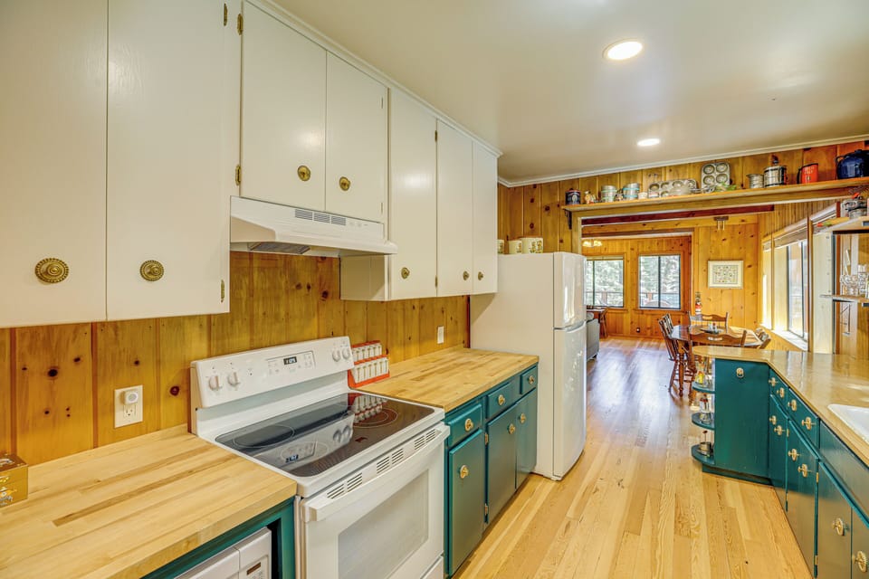 House (3 Bedrooms) | Interior