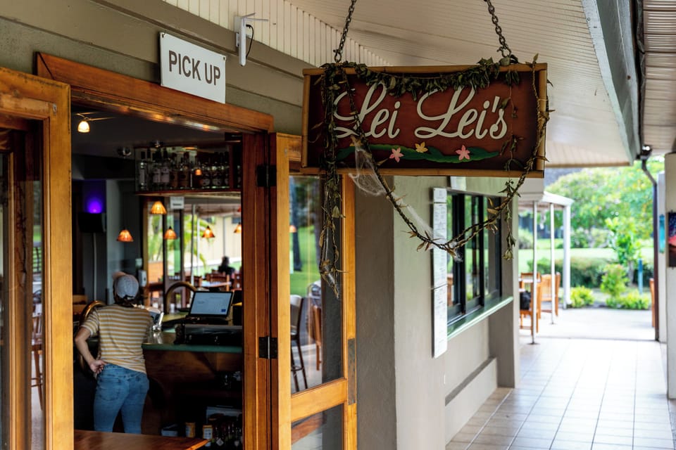 Lei Lei's Bar & Grill on the Golf Course