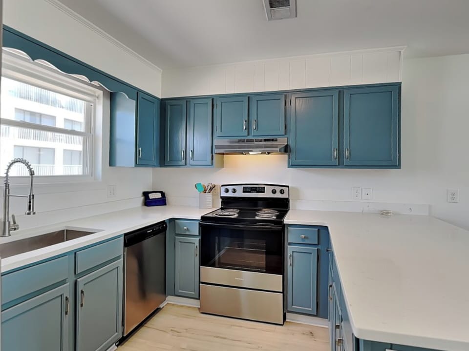 Full Size Kitchen