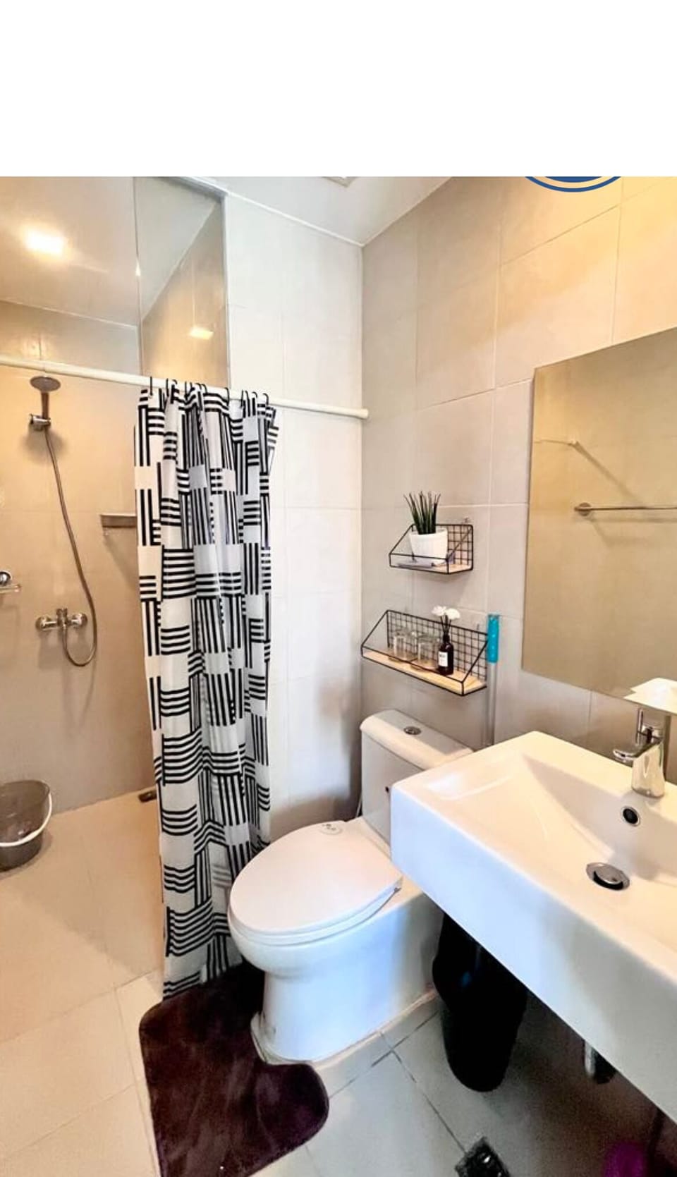 Room, 1 Bedroom, Accessible, Smoking | Bathroom