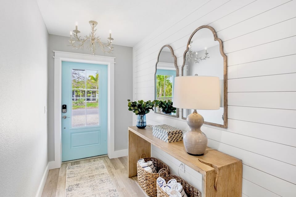 Blue Oasis Retreat, East