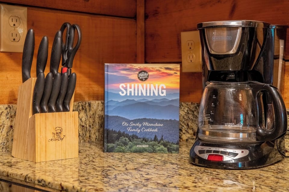 Quiet Way Cabin's fully-equipped kitchen