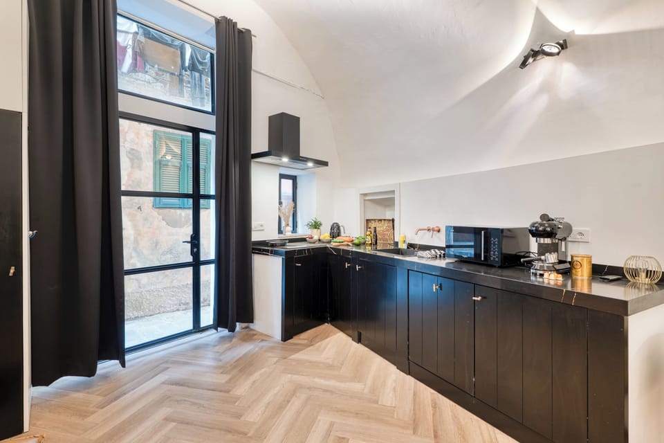 Honeymoon Apartment, 2 Bedrooms, Microwave (Boutique Apartment Casa Del Barone) | Private kitchen