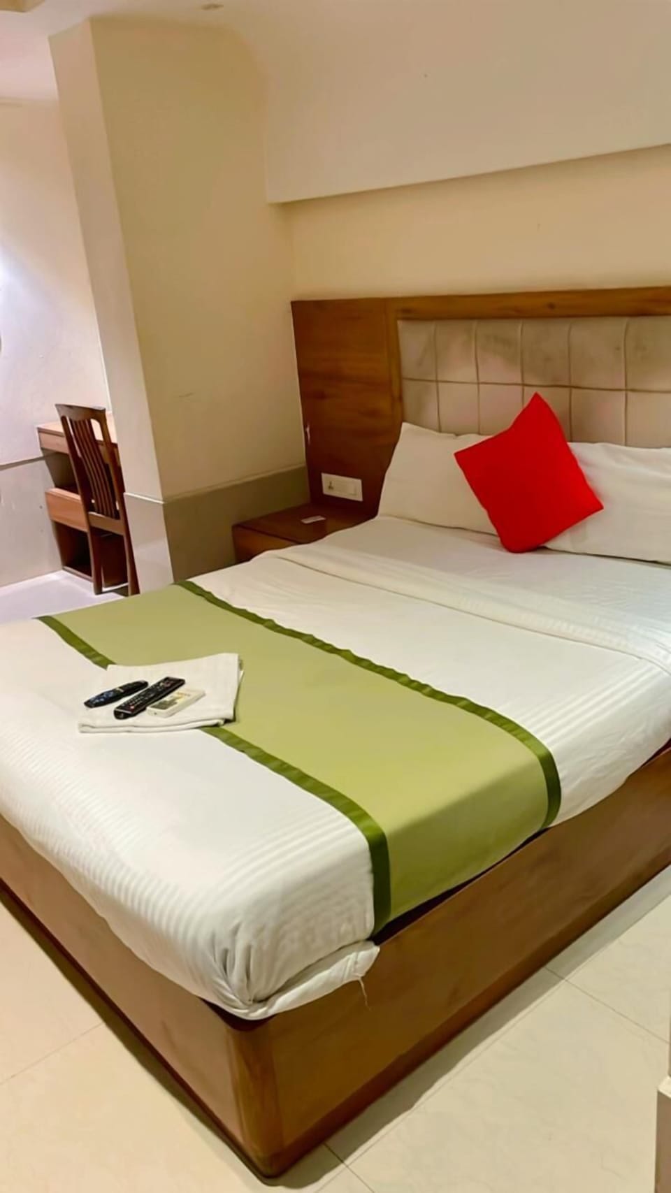 Double Room | Desk, laptop workspace, free WiFi