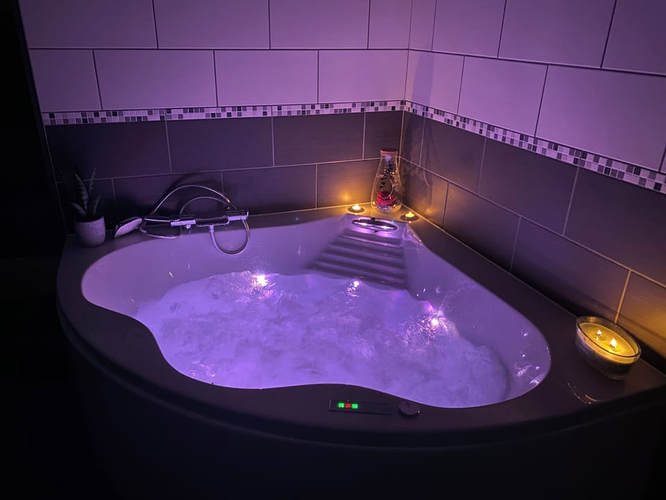 Superior Double Room, Pool View (Chambre Champetre) | Bathroom