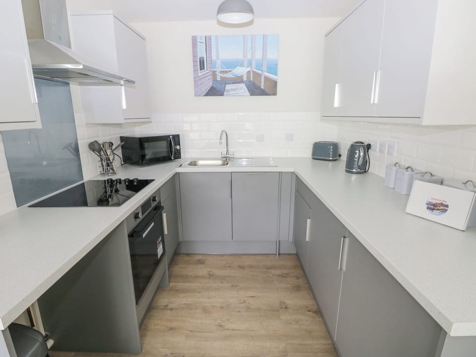 Dishwasher, cookware/dishes/utensils