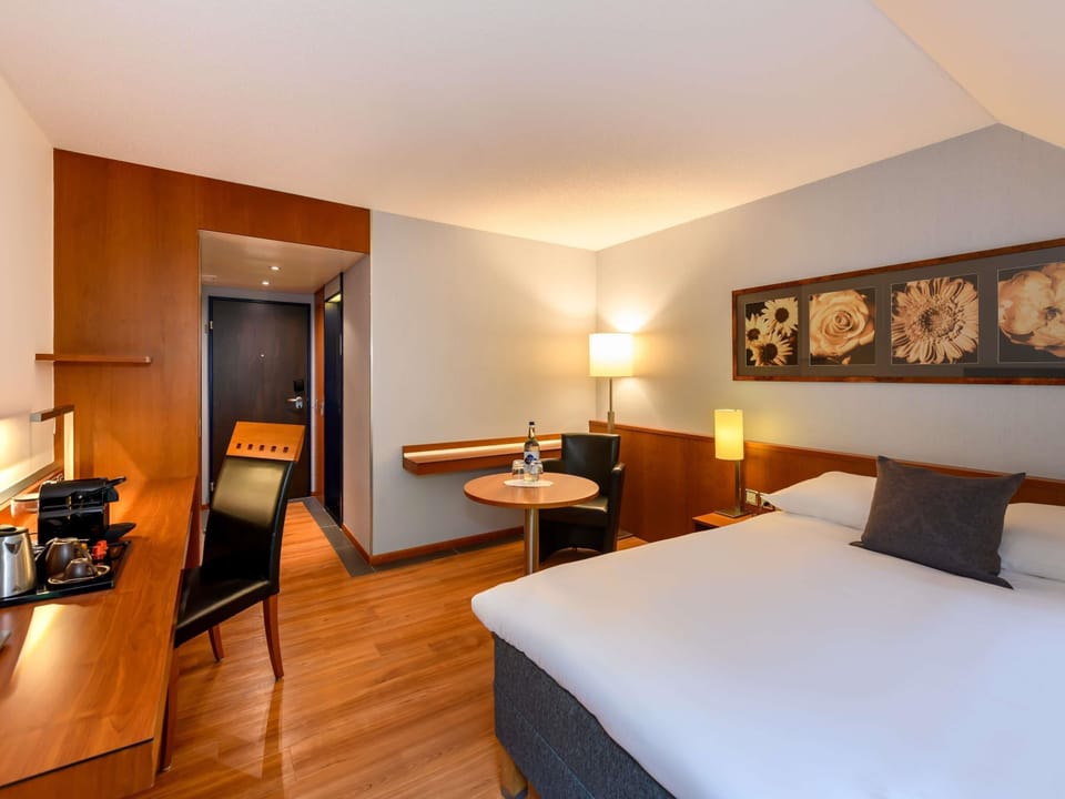 Room, 2 Twin Beds (Sleep) | Hypo-allergenic bedding, minibar, in-room safe, desk