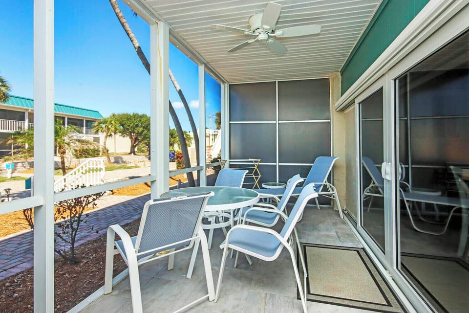 Front Lanai