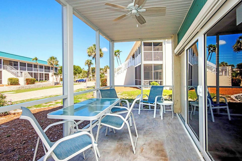 Front Lanai