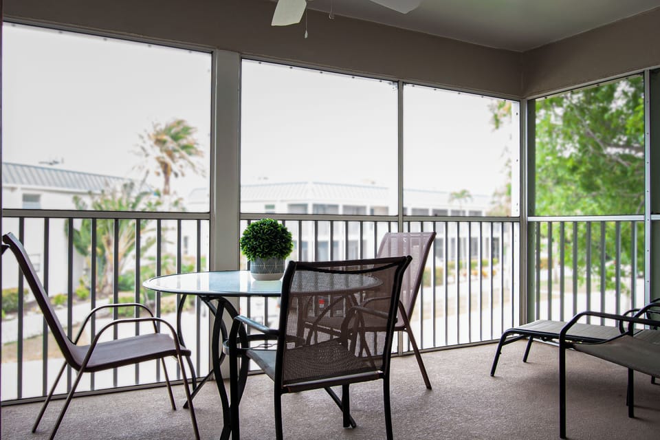 Front Lanai