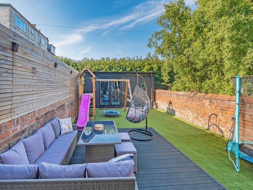 Outdoor area | The Trinitys, Bridlington