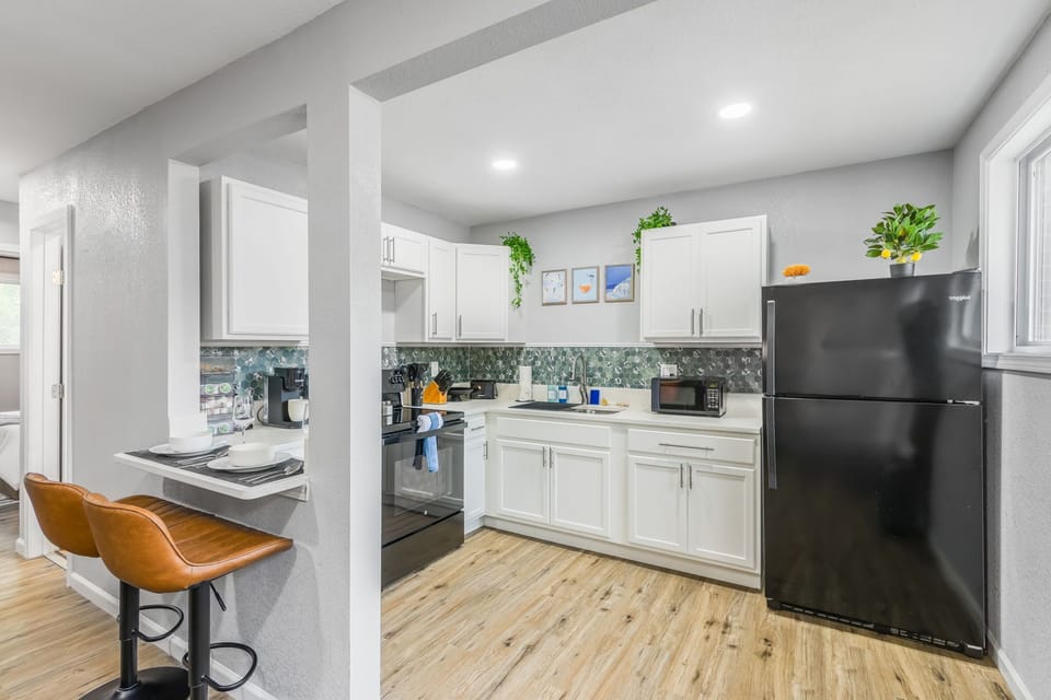 Full kitchen