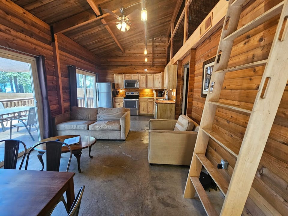 Cabin, Partial Lake View | Living area