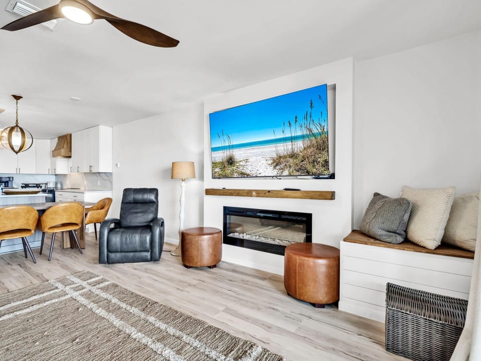 House, Multiple Beds (Charline at Shoreline Villas) | Living area