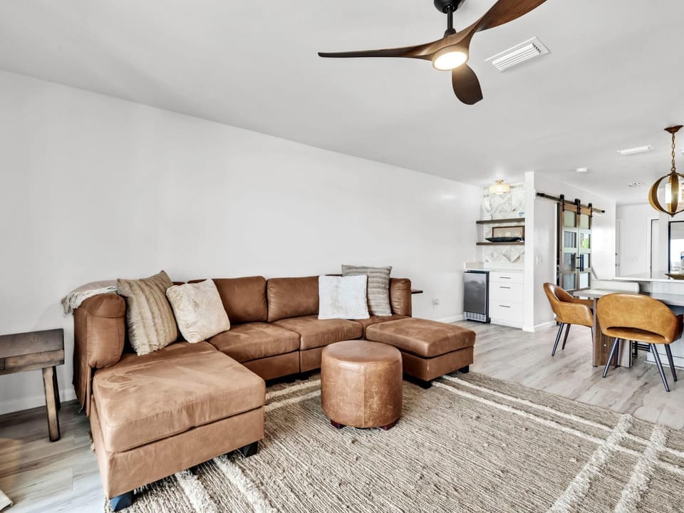 House, Multiple Beds (Charline at Shoreline Villas) | Living area
