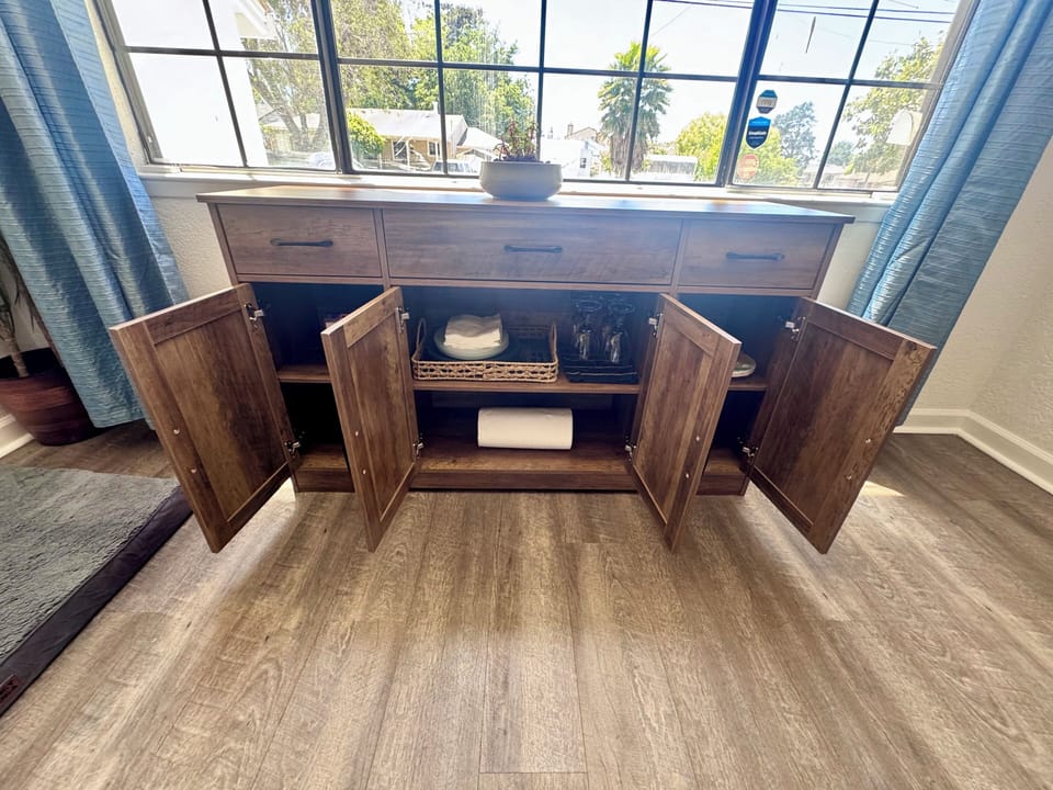 Living Room with complimentary supplies and dishware
