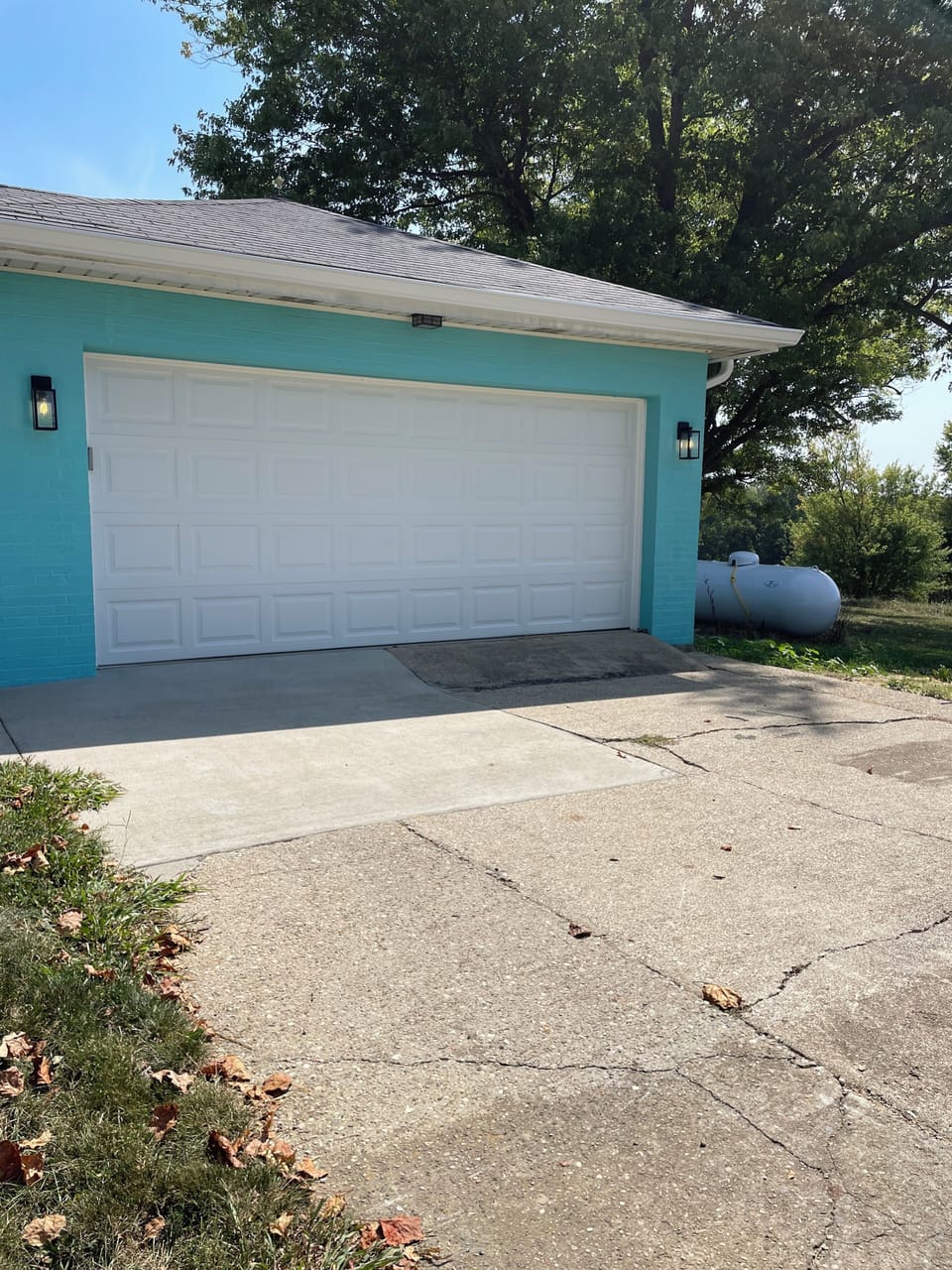 Garage available 