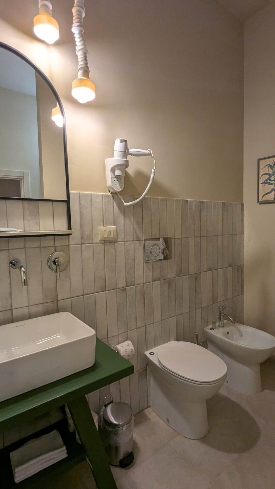 Superior Double or Twin Room | Bathroom | Free toiletries, hair dryer, bidet, towels