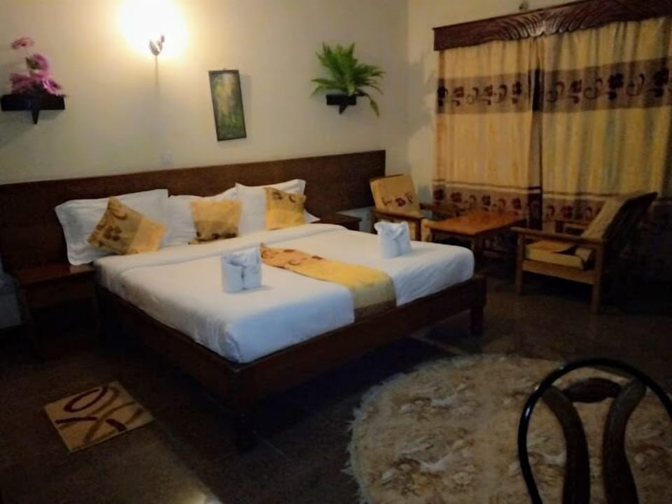 Deluxe Double Room, Garden View | Free WiFi, bed sheets