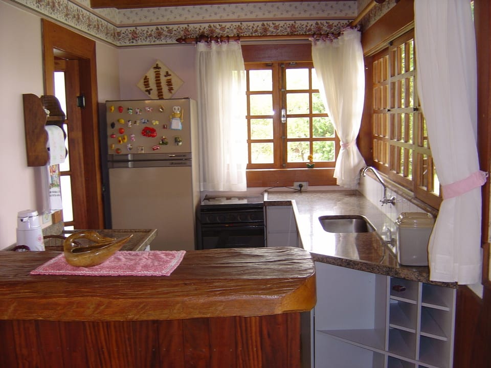 Comfort House, Lake View | Private kitchen