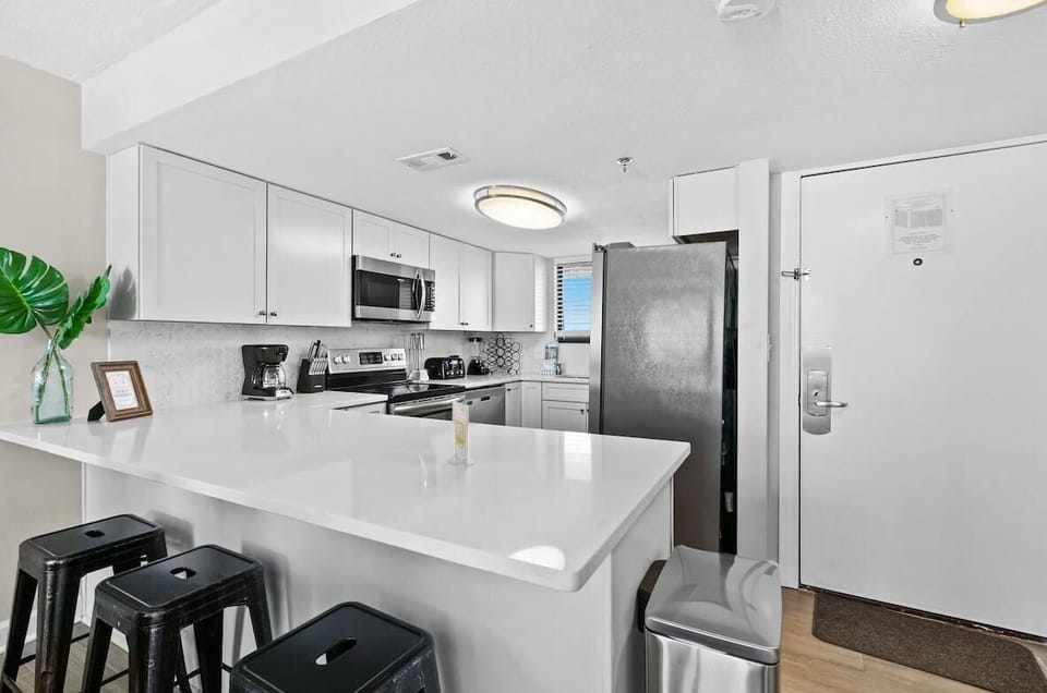 Condo, 1 King Bed with Sofa bed (SunDestin 1818) | Private kitchen | Oven, toaster