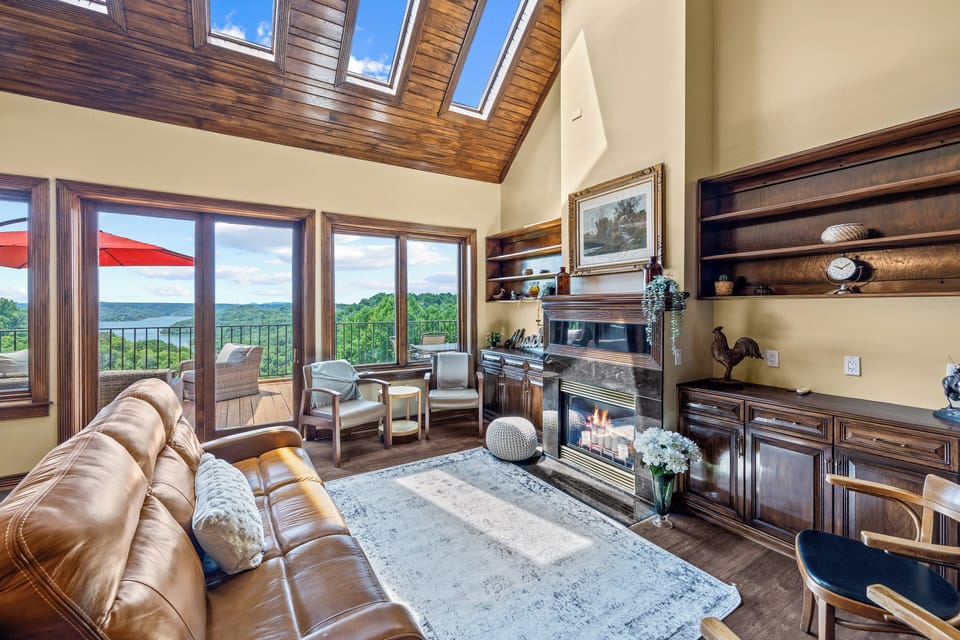 South Wing Living Room overlooking Center Hill Lake