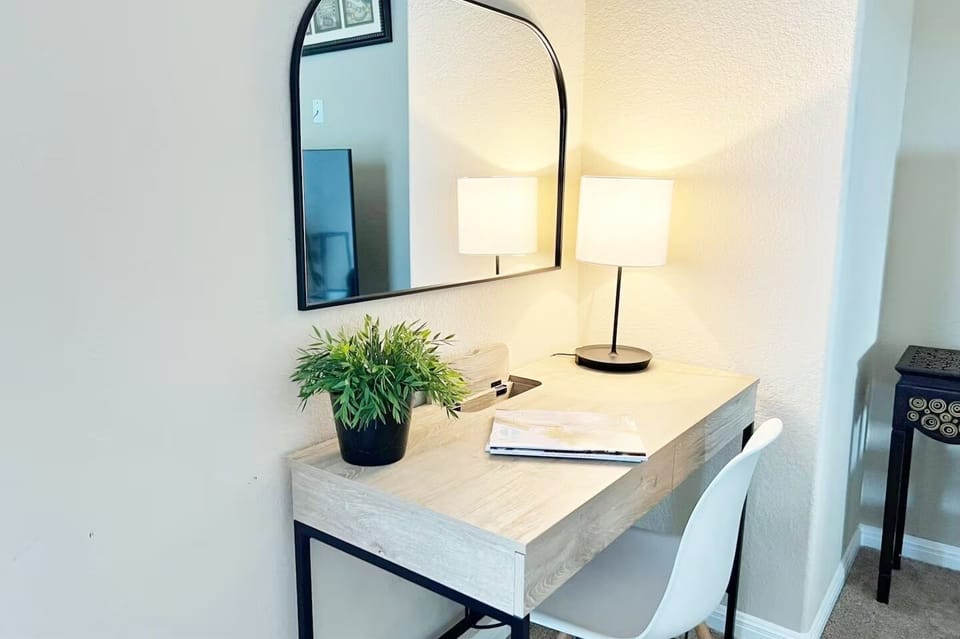 4 bedrooms, iron/ironing board, free WiFi, bed sheets