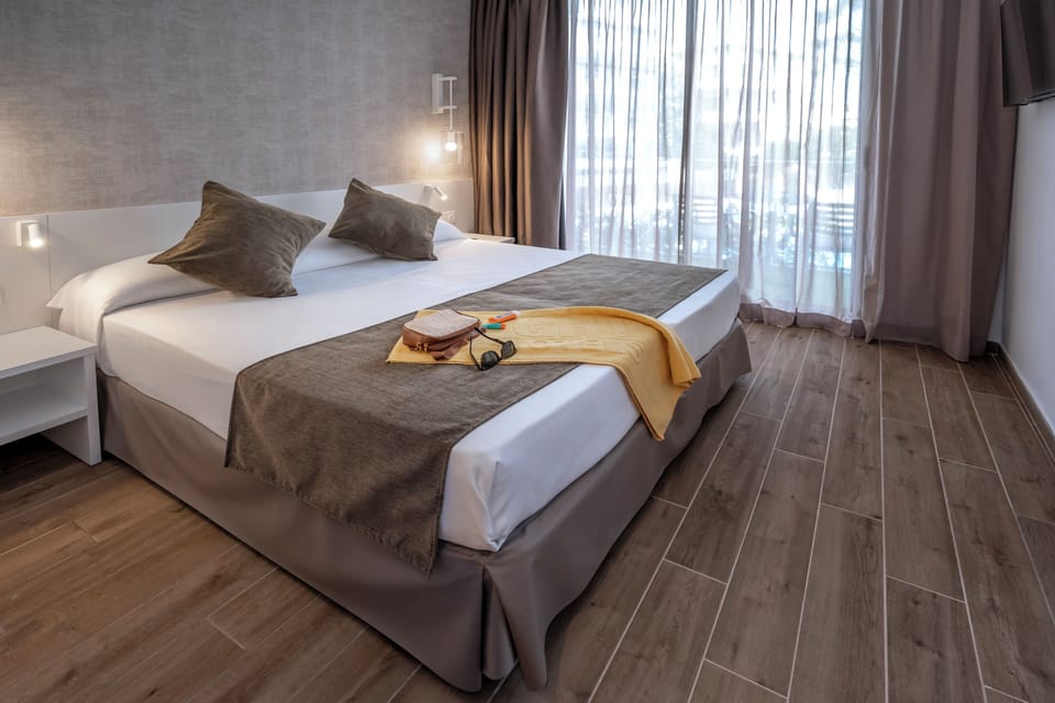 In-room safe, desk, blackout drapes, soundproofing