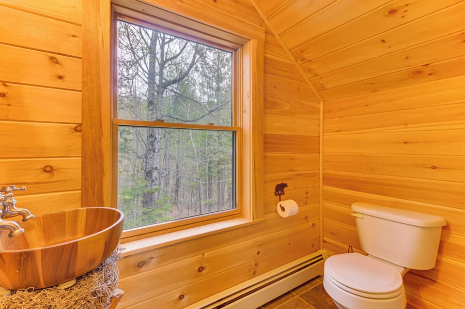 Half Bathroom | 2nd Floor