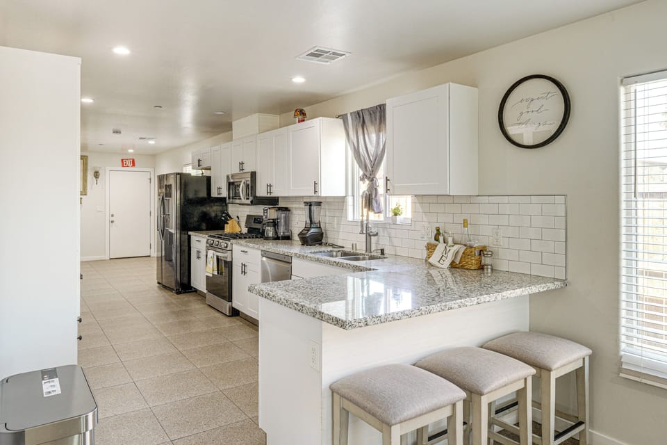 Kitchen | Dishwasher | Crockpot