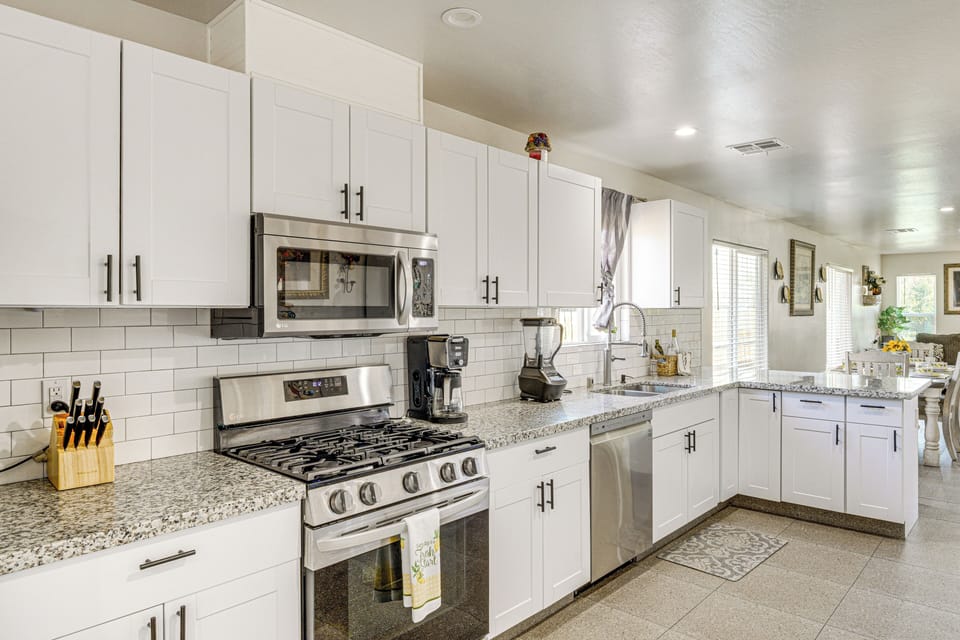 Kitchen | Workstation | Free WiFi | Stereo