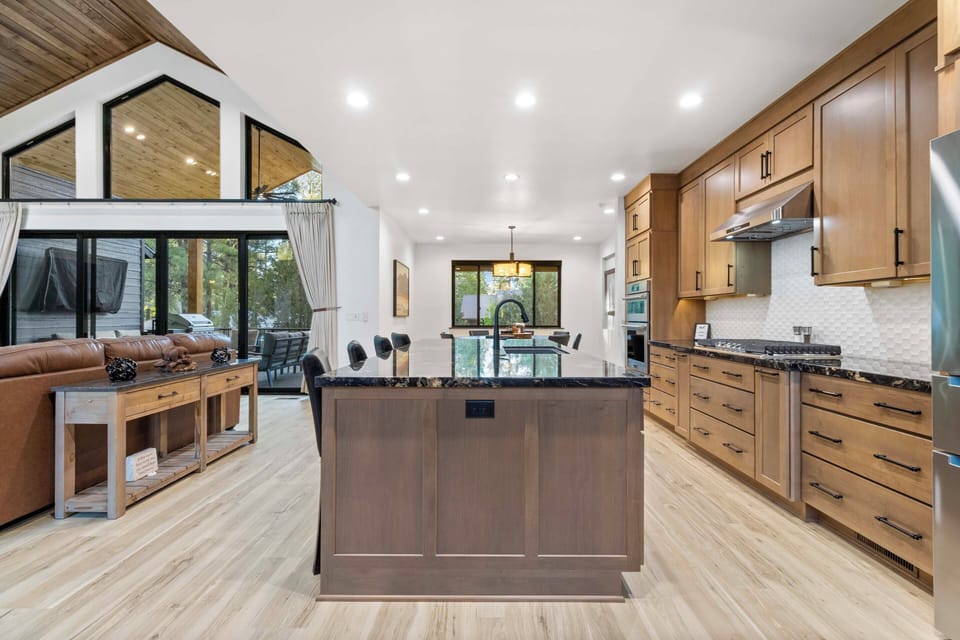 Kitchen | Dishwasher | 2 Wine Coolers | Drip & Keurig Coffee Makers