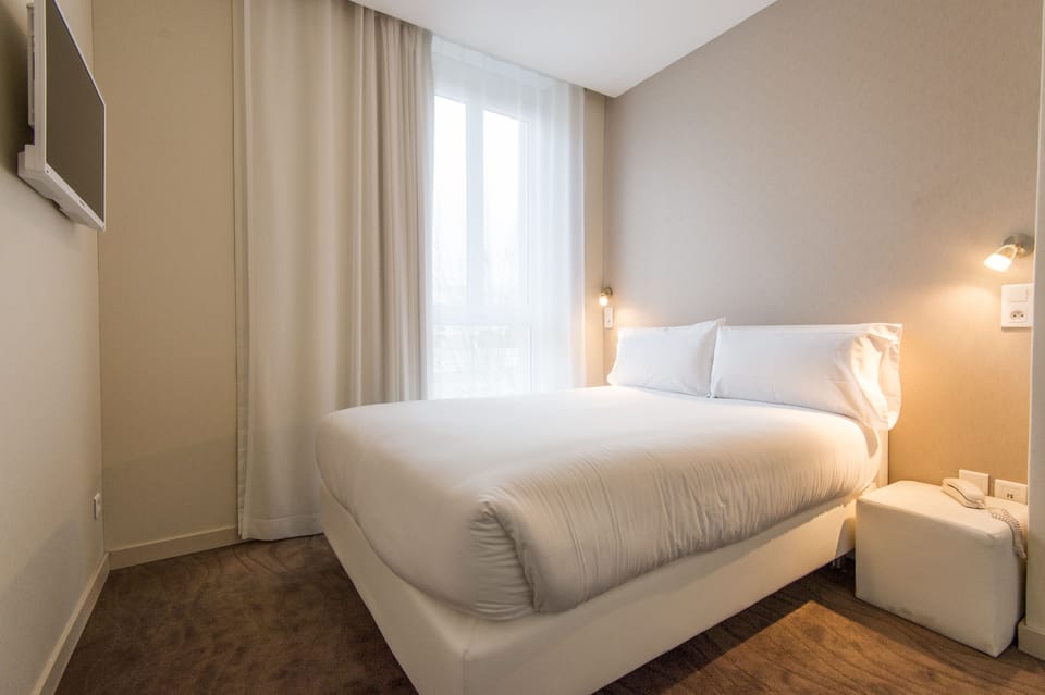 Standard Double Room | Premium bedding, minibar, in-room safe, desk