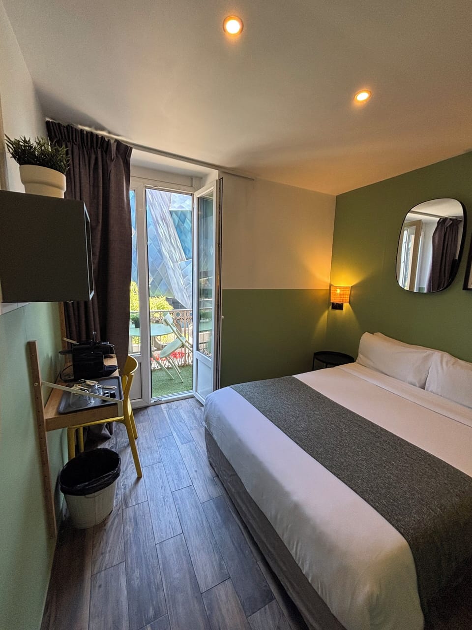 In-room safe, desk, iron/ironing board, rollaway beds