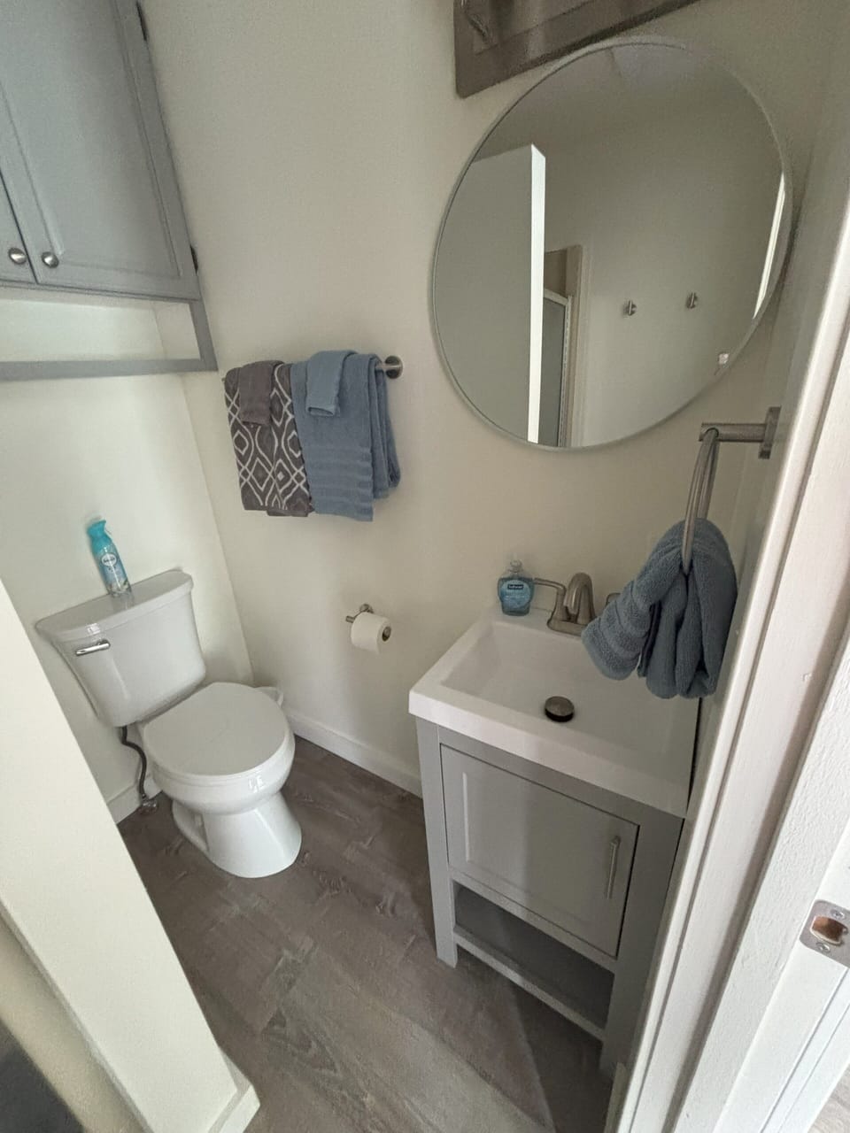 Mast Bathroom with Shower.