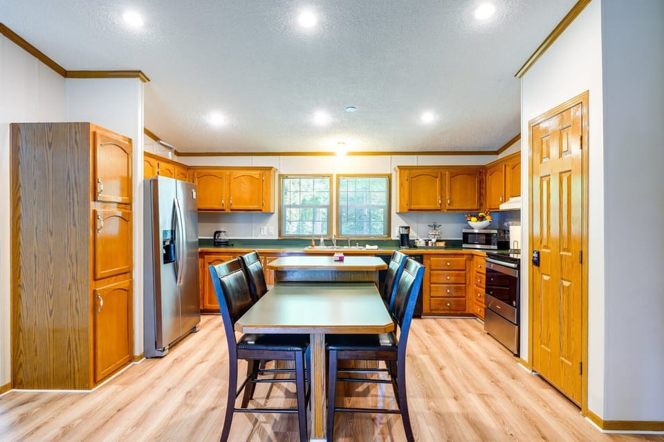 Full kitchen